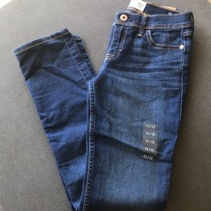 Brand new Abercrombie kids girls skinny jean 11/12
